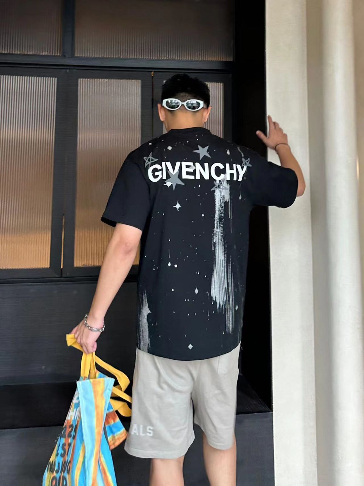 Givenchy Star Print Drop-Shoulder Short-Sleeved T-Shirt - FASHION MYST 