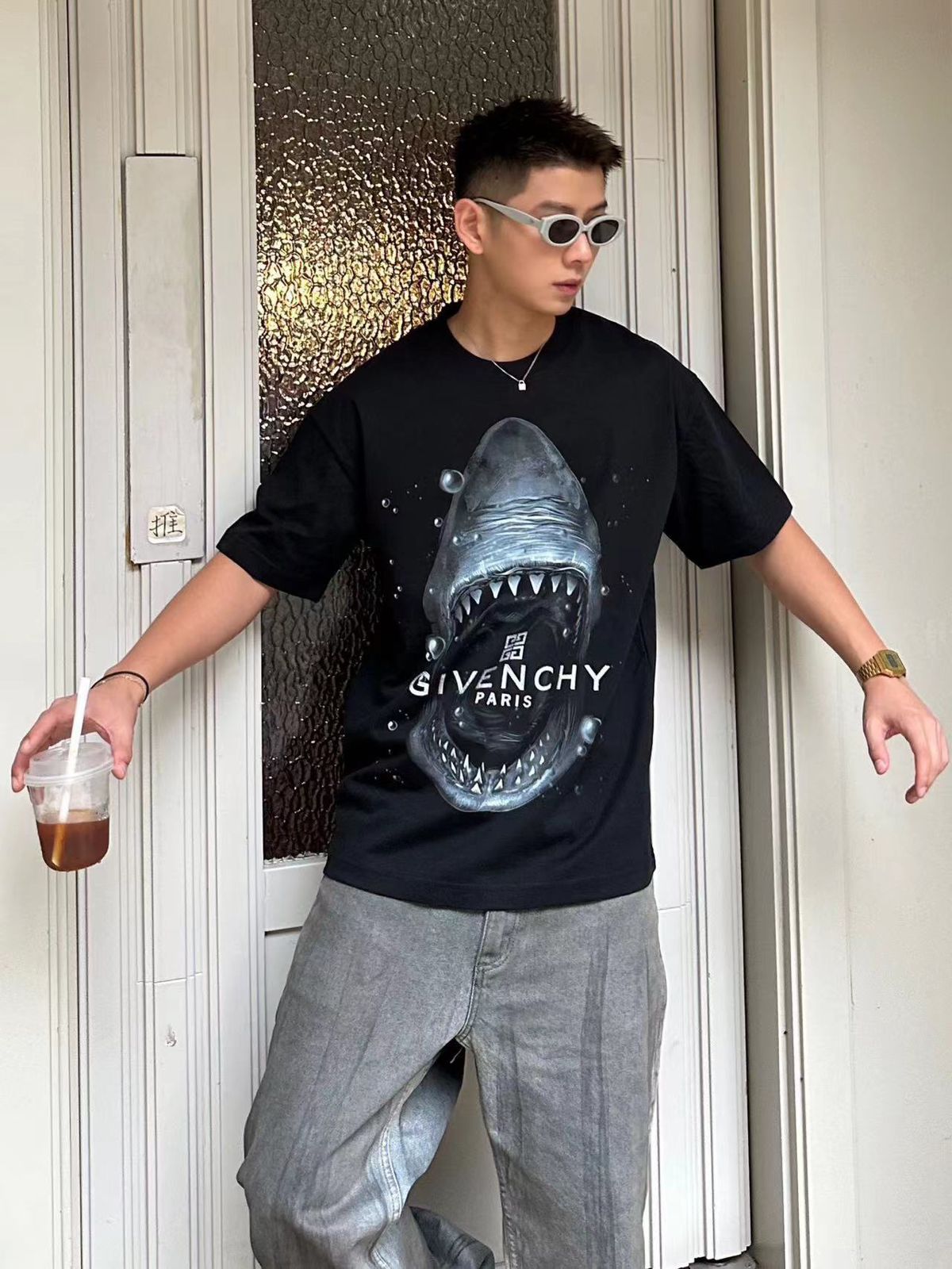 GIVENCHY SHARK PATTERN PRINT T-SHIRT WHITE|BLACK - FASHION MYST 