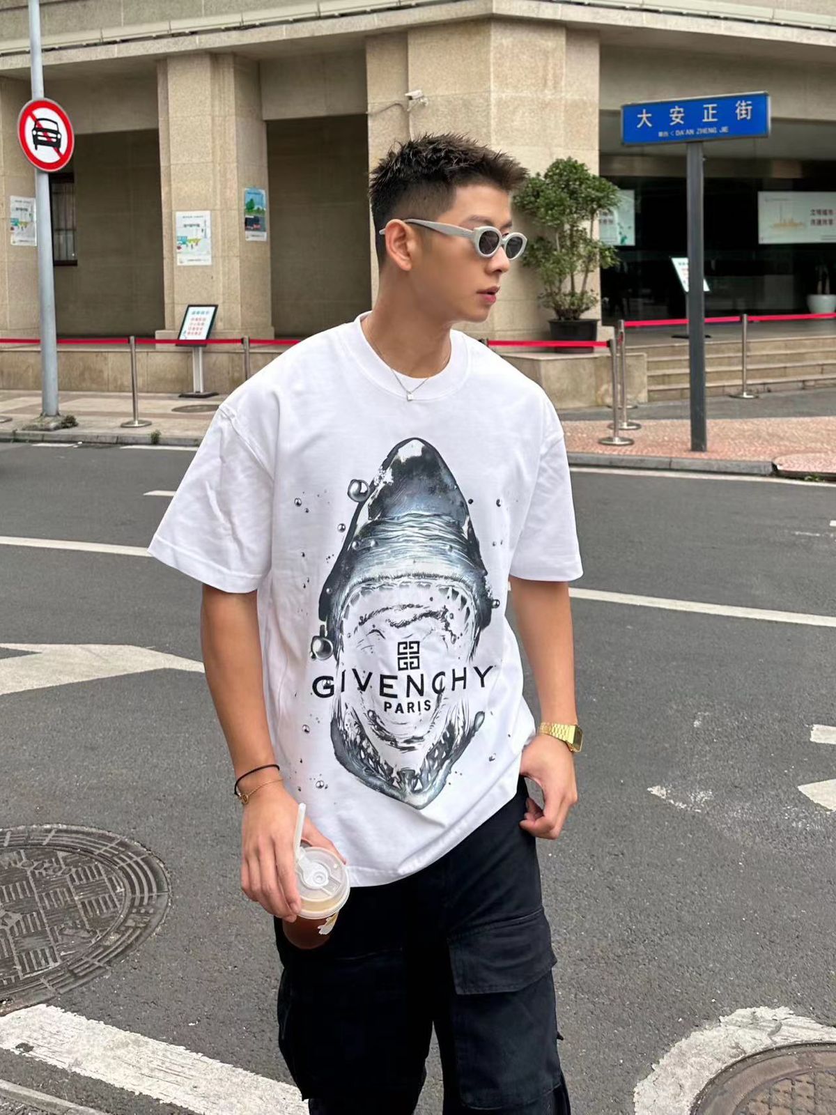 Givenchy shark print t shirt hotsell