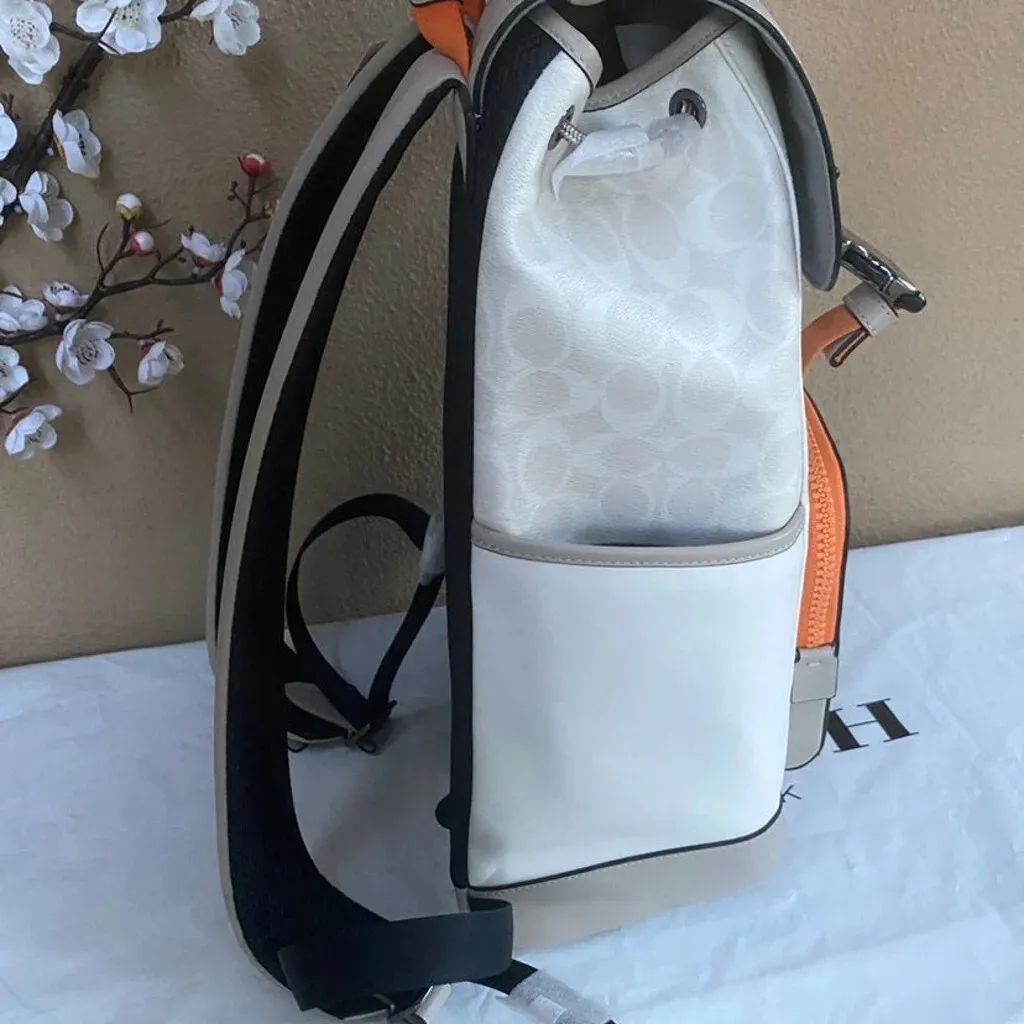 COACH || Outlet Track Backpack In Colorblock Signature Canvas White - FASHION MYST 