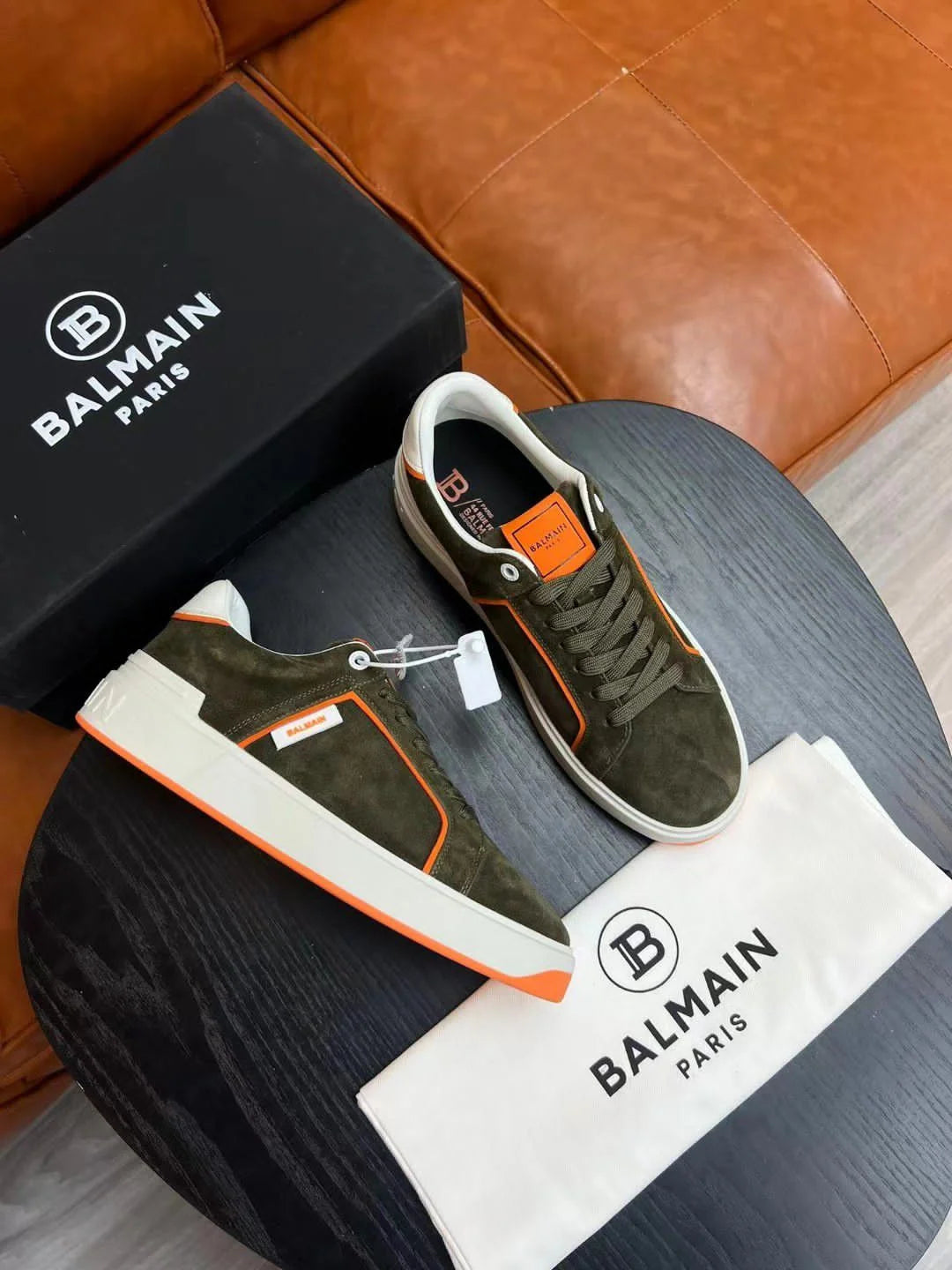 BALMAIN || Logo Patch Low-Top Green ‘B-Court’ Sneakers - FASHION MYST 