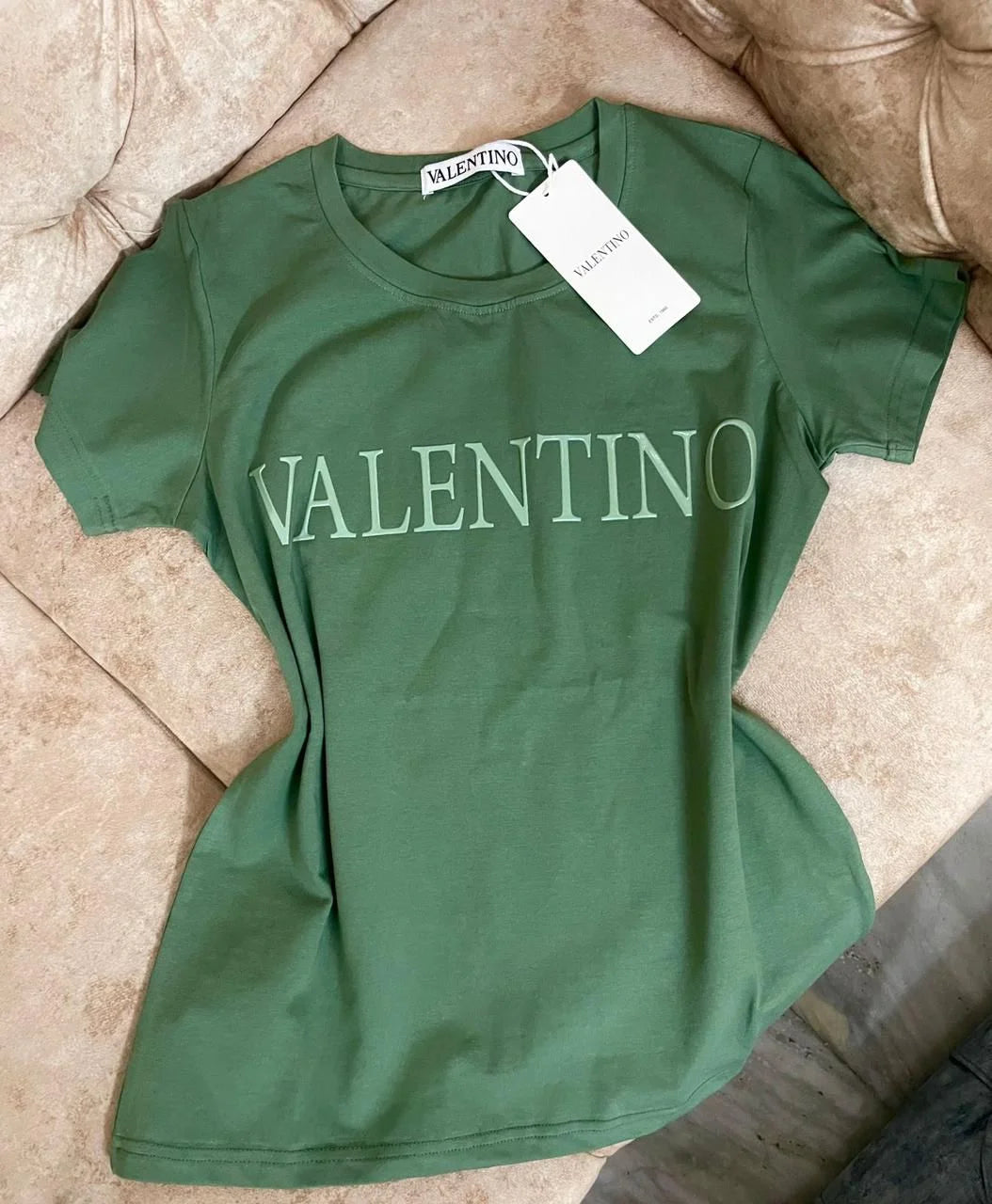 VALENTINO GARAVANI || Sequin VLTN Logo T-Shirt For Girls - FASHION MYST 