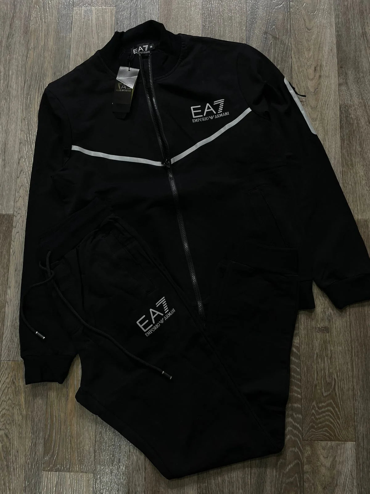 EMP*RIO ARM*NI || Logo Cotton Zippered Stand-Up Collar Regular Fit Tracksuit Set