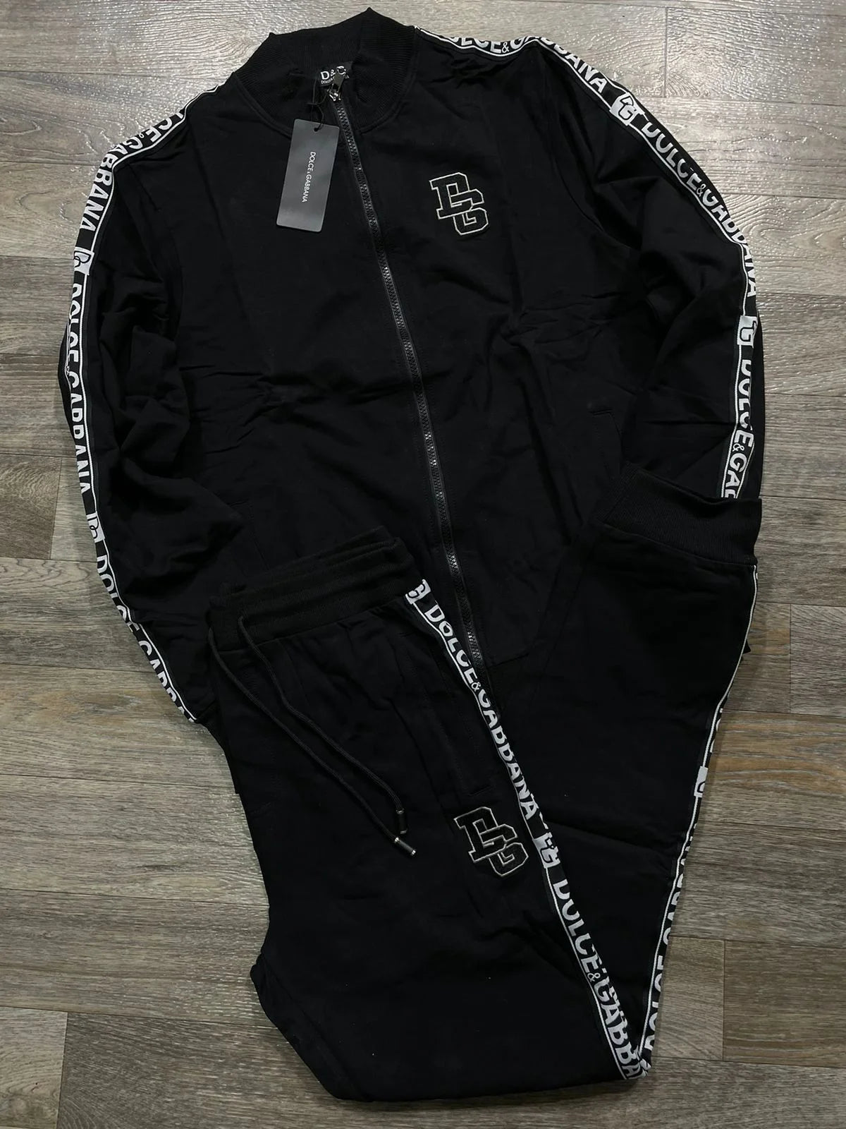 DOLCE GABBANA || Tricot Funnel Neck DG Logo Tracksuit With Tapered Design