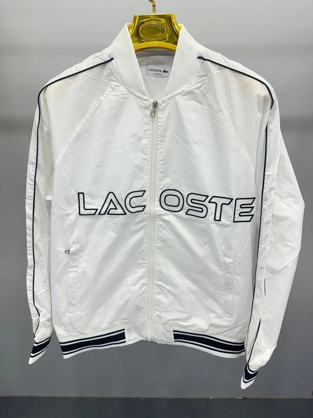 LACOSTE || MEN'S LACOSTE LOGO GOLF ZIP-CLOSE WATERPROOF WINDBREAKER