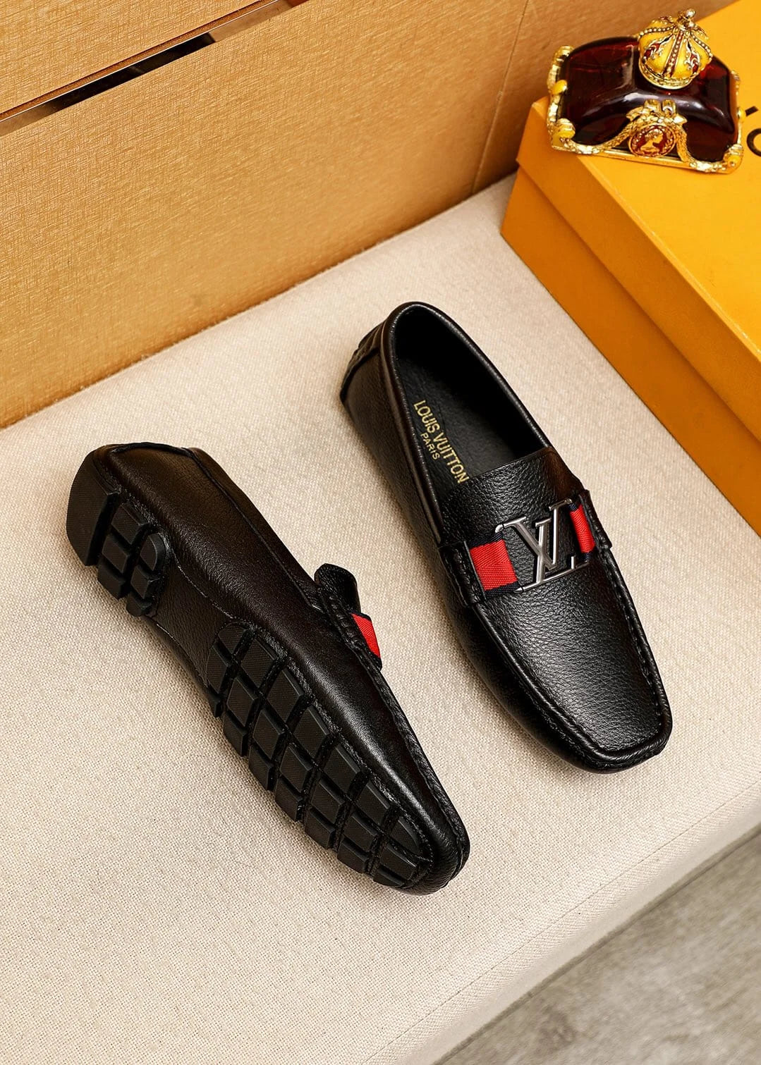 LOUIS VUITTON || Monte Carlo Mocassin LV Monochrome Leather Black 