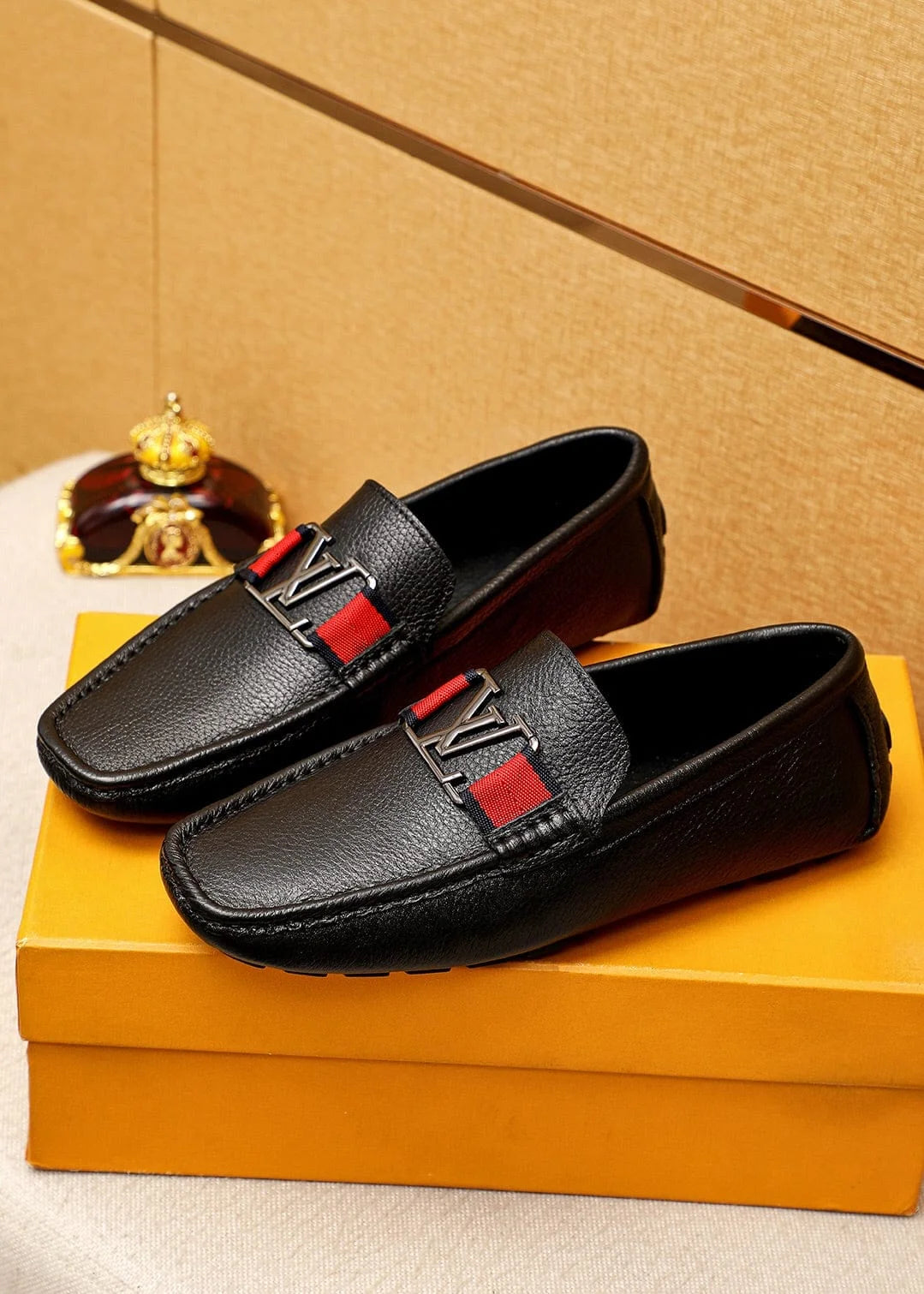LOUIS VUITTON || Monte Carlo Mocassin LV Monochrome Leather Black 