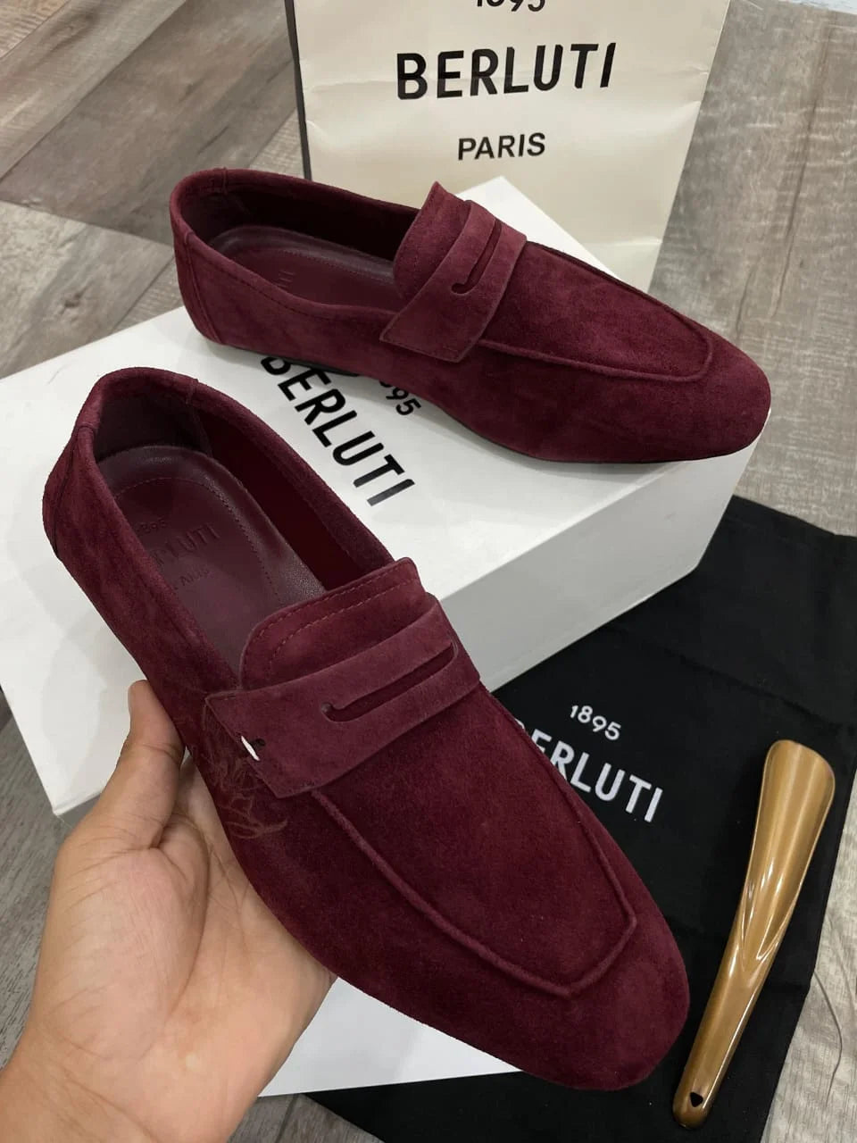 BERLUTI || Men's leather loafers Lorenzo Drive Camoscio / Wine