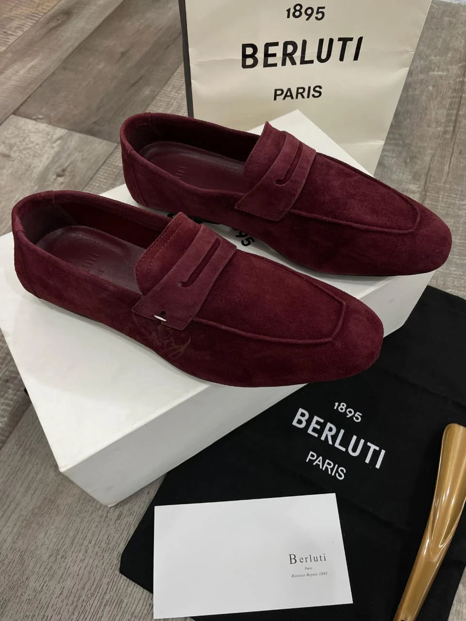 BERLUTI || Men's leather loafers Lorenzo Drive Camoscio / Wine