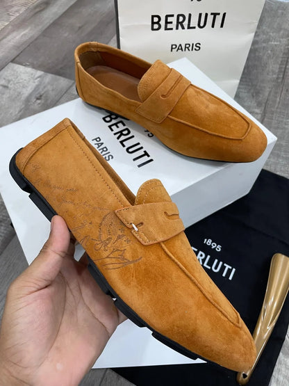 BERLUTI || Men Berluti Lorenzo Drive Scritto Camoscio Calf Leather Loafer / Camel Brown