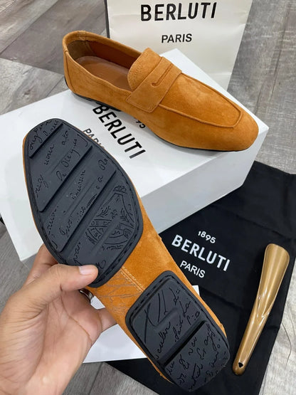 BERLUTI || Men Berluti Lorenzo Drive Scritto Camoscio Calf Leather Loafer / Camel Brown