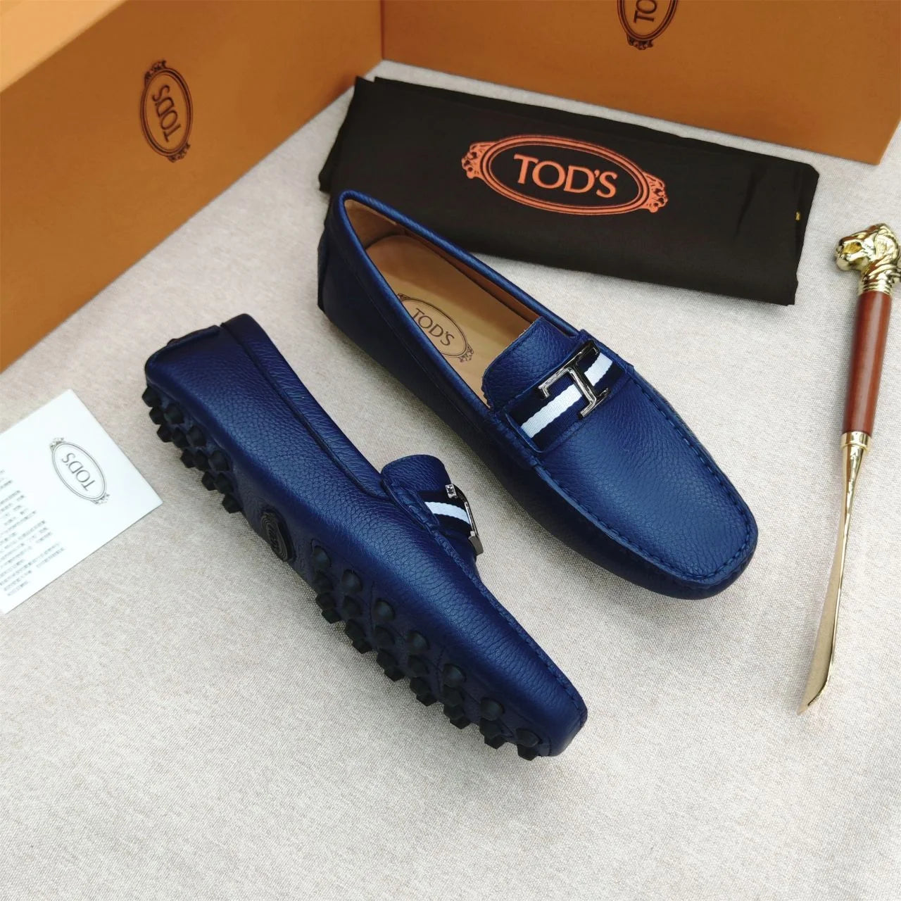 TODS || Metal T Logo-Plaque Leather Loafers / Blue