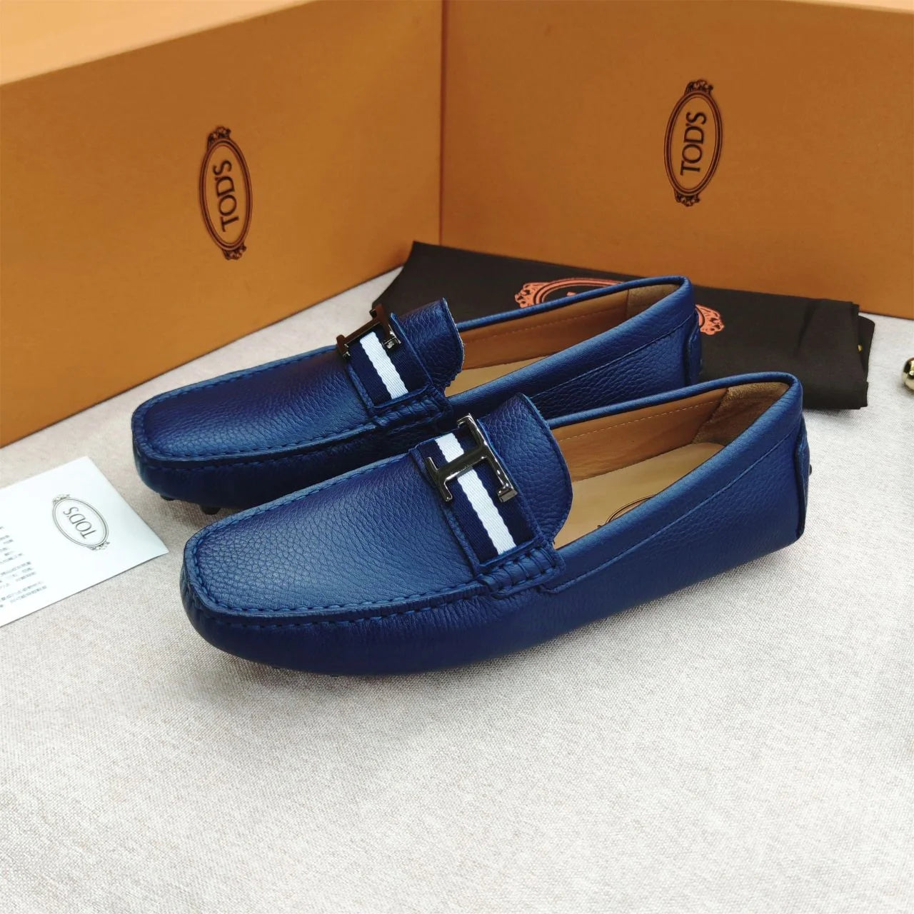 TODS || Metal T Logo-Plaque Leather Loafers / Blue