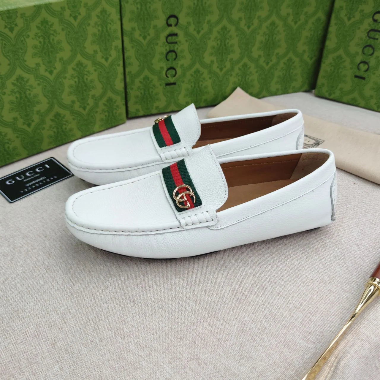 GUCCI || White Leather Horsebit Web Detail GG Metal Logo Loafers