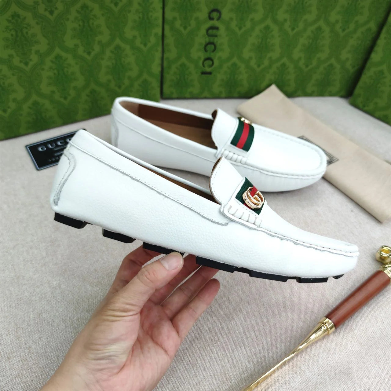 GUCCI || White Leather Horsebit Web Detail GG Metal Logo 