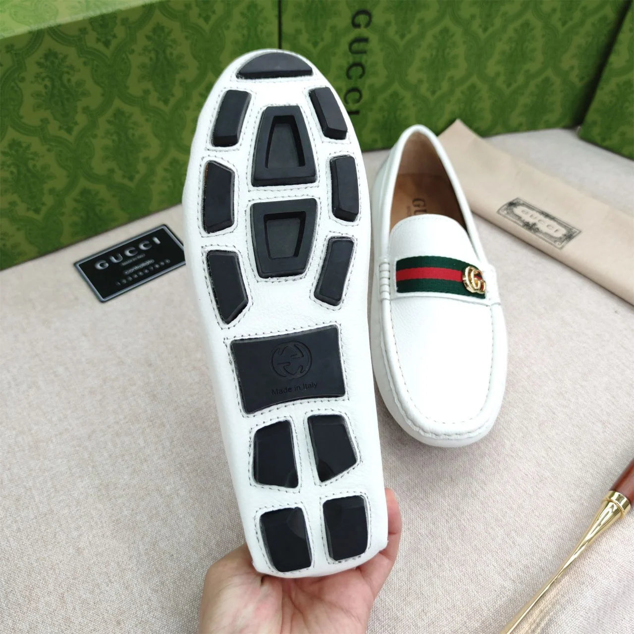 GUCCI || White Leather Horsebit Web Detail GG Metal Logo Loafers