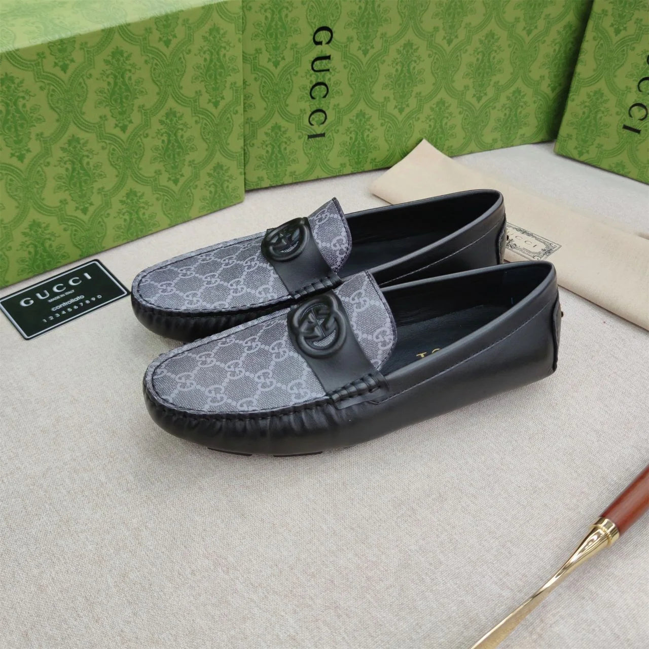Men’s Gucci interlocking GG Leather loafers size 11 made in Italy Gucci Men main image 3