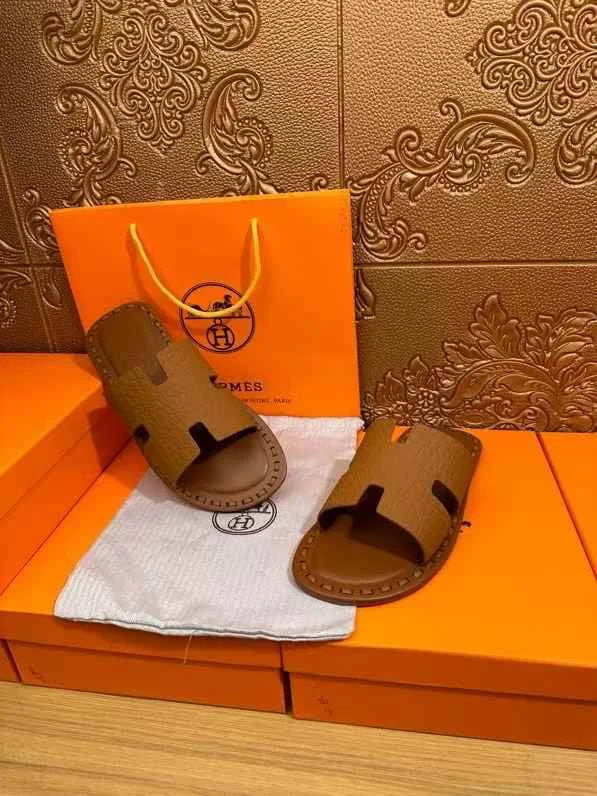 Hermes Men\'s Tan Leather H Slide Sandals HERMES H CHYPRE NATUREL BROWN CALFSKIN LEATHER SANDALS SHOES  main image 4
