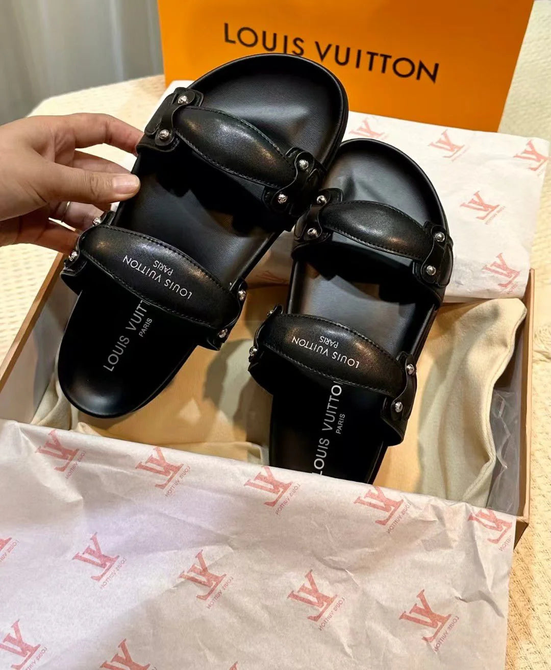 LOUIS VUITTON || Bom Dia Comfort Mule Slipper- FASHION MYST