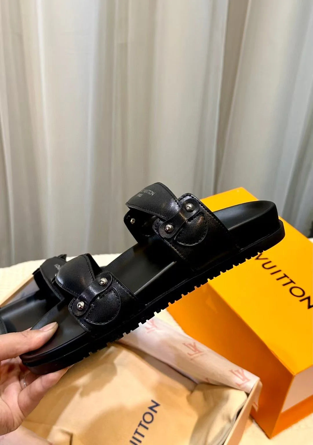 LOUIS VUITTON || Bom Dia Comfort Mule Slipper- FASHION MYST