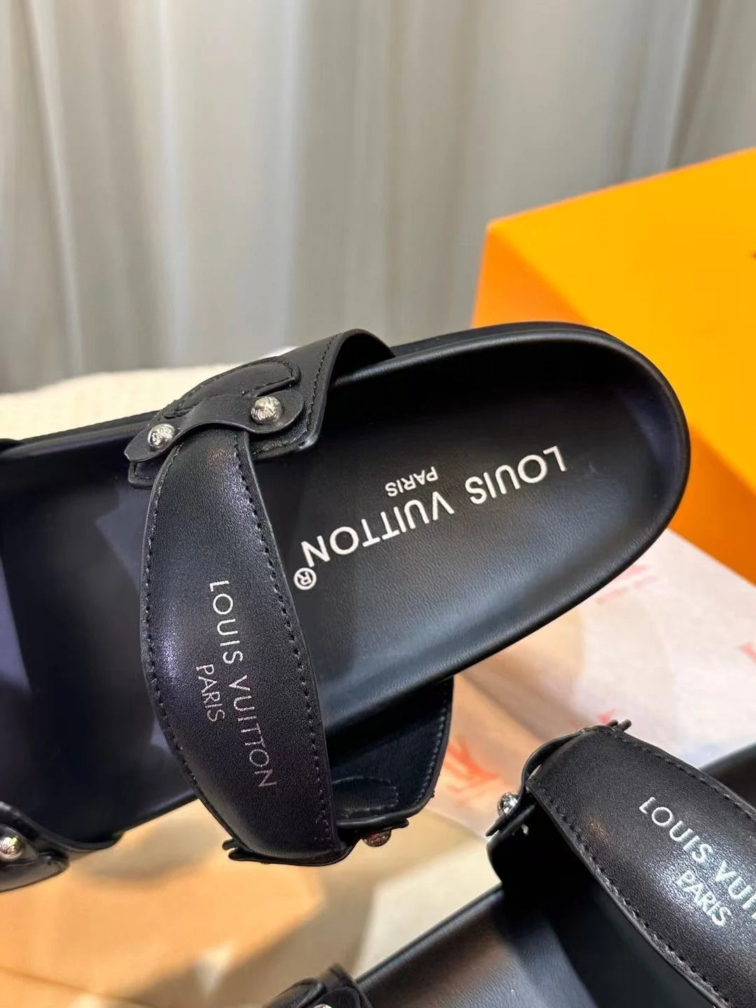 LOUIS VUITTON || Bom Dia Comfort Mule Slipper- FASHION MYST