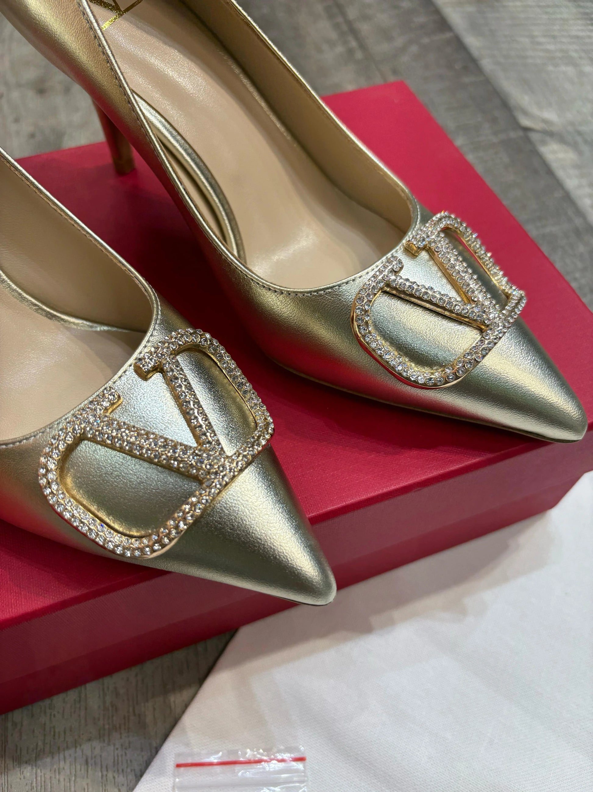 VALENTINO GARAVANI || V Logo Signature Metallic Slingback Pumps With Cornely Embroidery- FASHION MYST