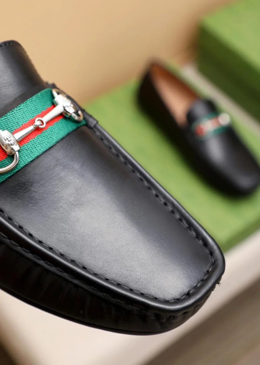 Gucci Black Leather Loafers with Red and Green Web and Horsebit GUCCI Black Suede Horsebit w/Green & Red Web LOAFERS SHOES 6  main image 3
