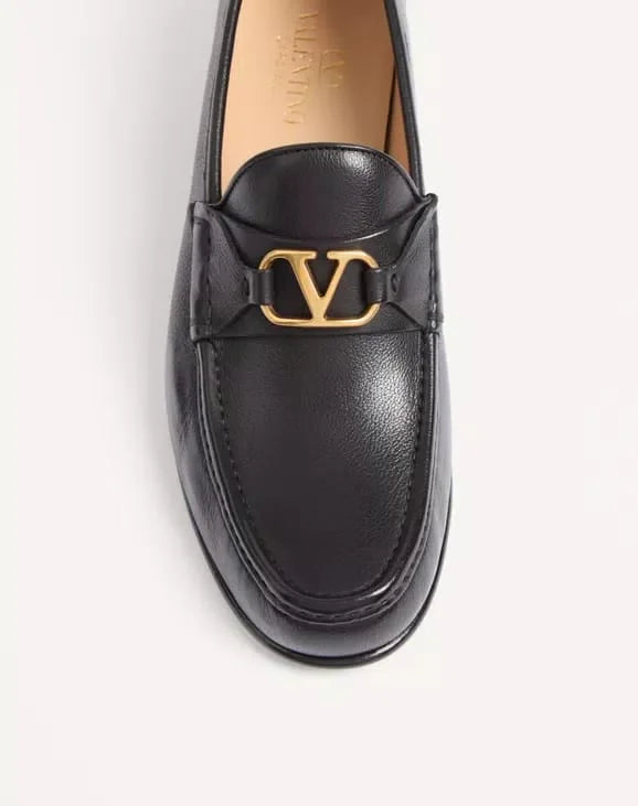 VALENTINO GARAVANI || VLogo Signature Leather Loafers in Black