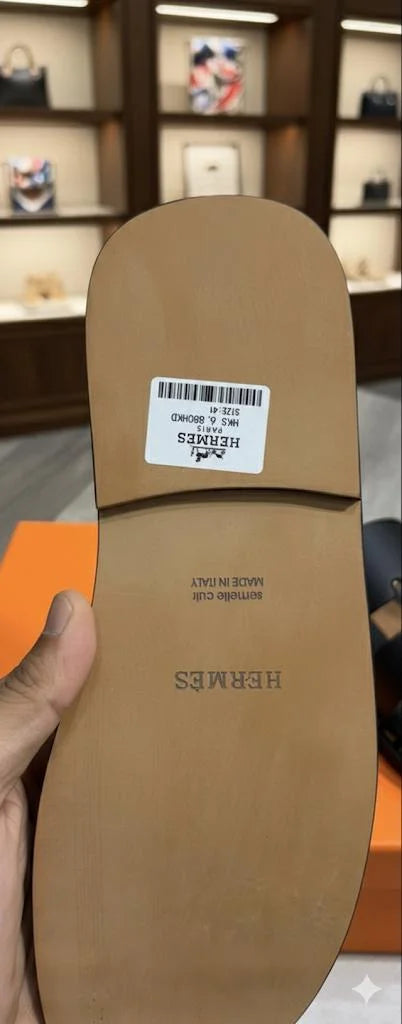 HERMES || Chypre Black Epsom Calfskin Sandals with Contrast Stitching