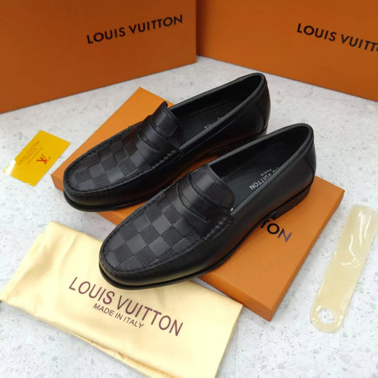 LOUIS VUITTON || Technical Mesh and Leather Low-Top Trainer with Signature Branding