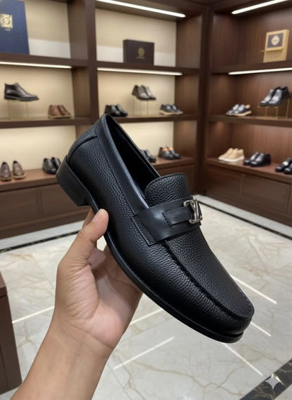 LOUIS VUITTON || Major Loafer - Black Grained Taurillon Leather - FASHION MYST