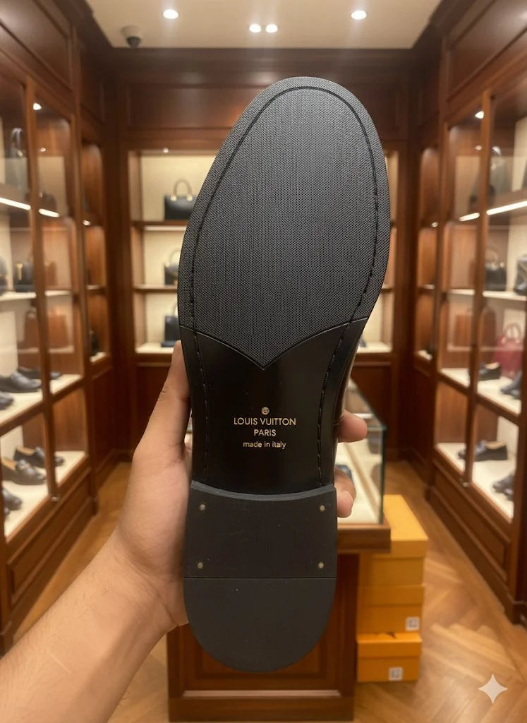 LOUIS VUITTON || Major Loafer - Black Grained Taurillon Leather - FASHION MYST