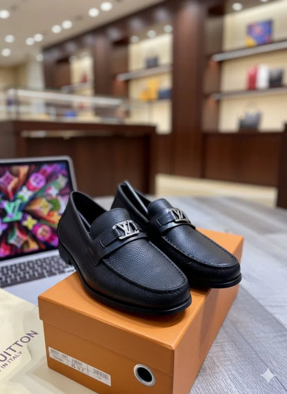 LOUIS VUITTON || Major Loafer - Black Grained Taurillon Leather - FASHION MYST