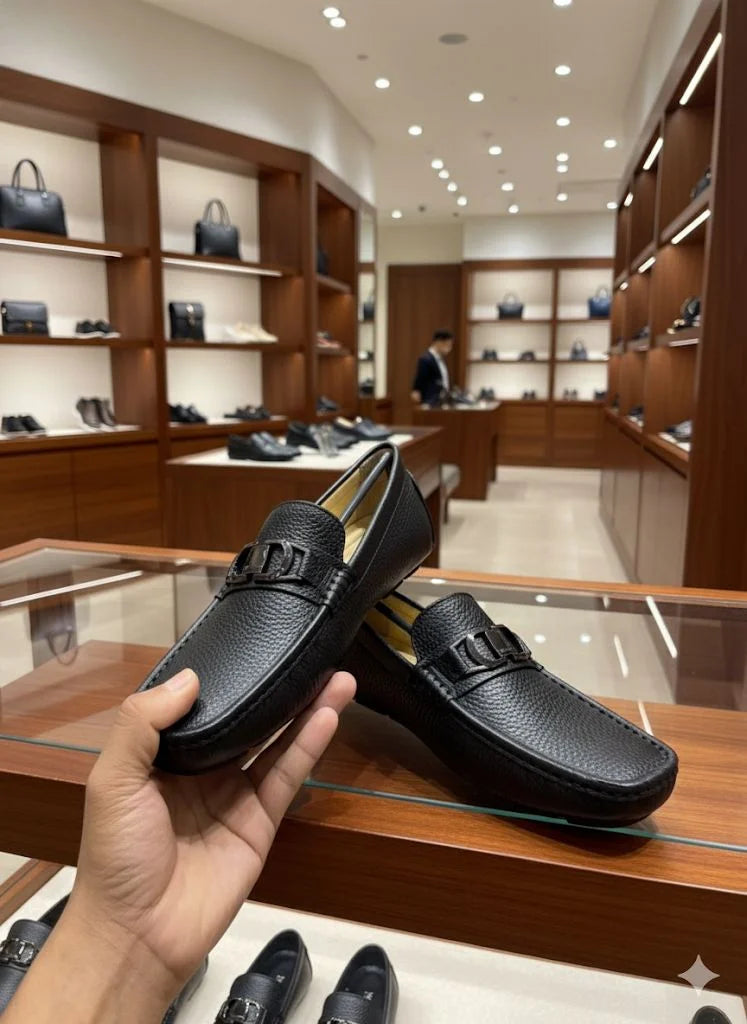 SALVATORE FERRAGAMO || Black Grained Leather Gancini Loafers - FASHION MYST