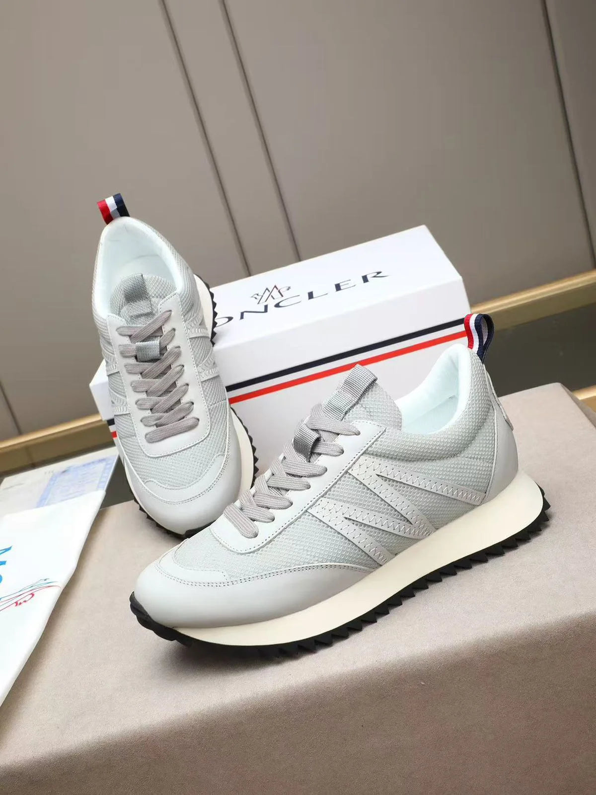 MONCLER || Men’s Lite Runner Low-Top Sneakers - Grey/White Mesh & Leather