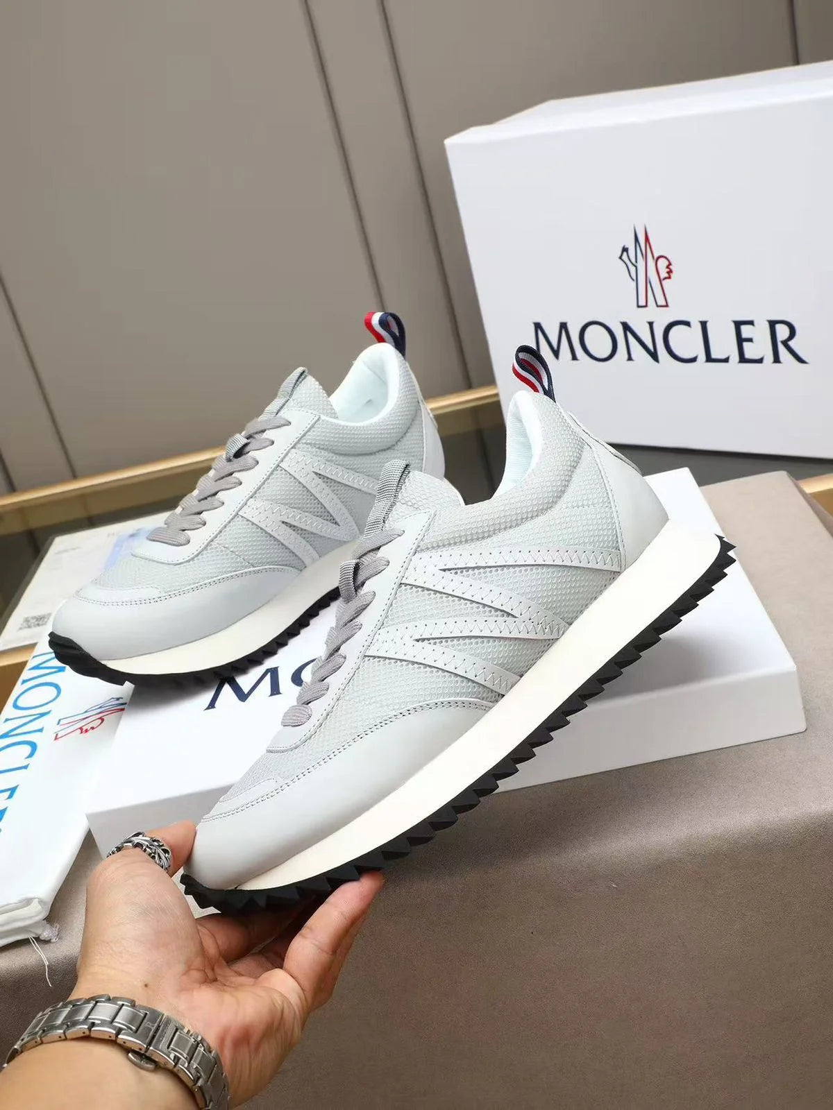 MONCLER || Men’s Lite Runner Low-Top Sneakers - Grey/White Mesh & Leather