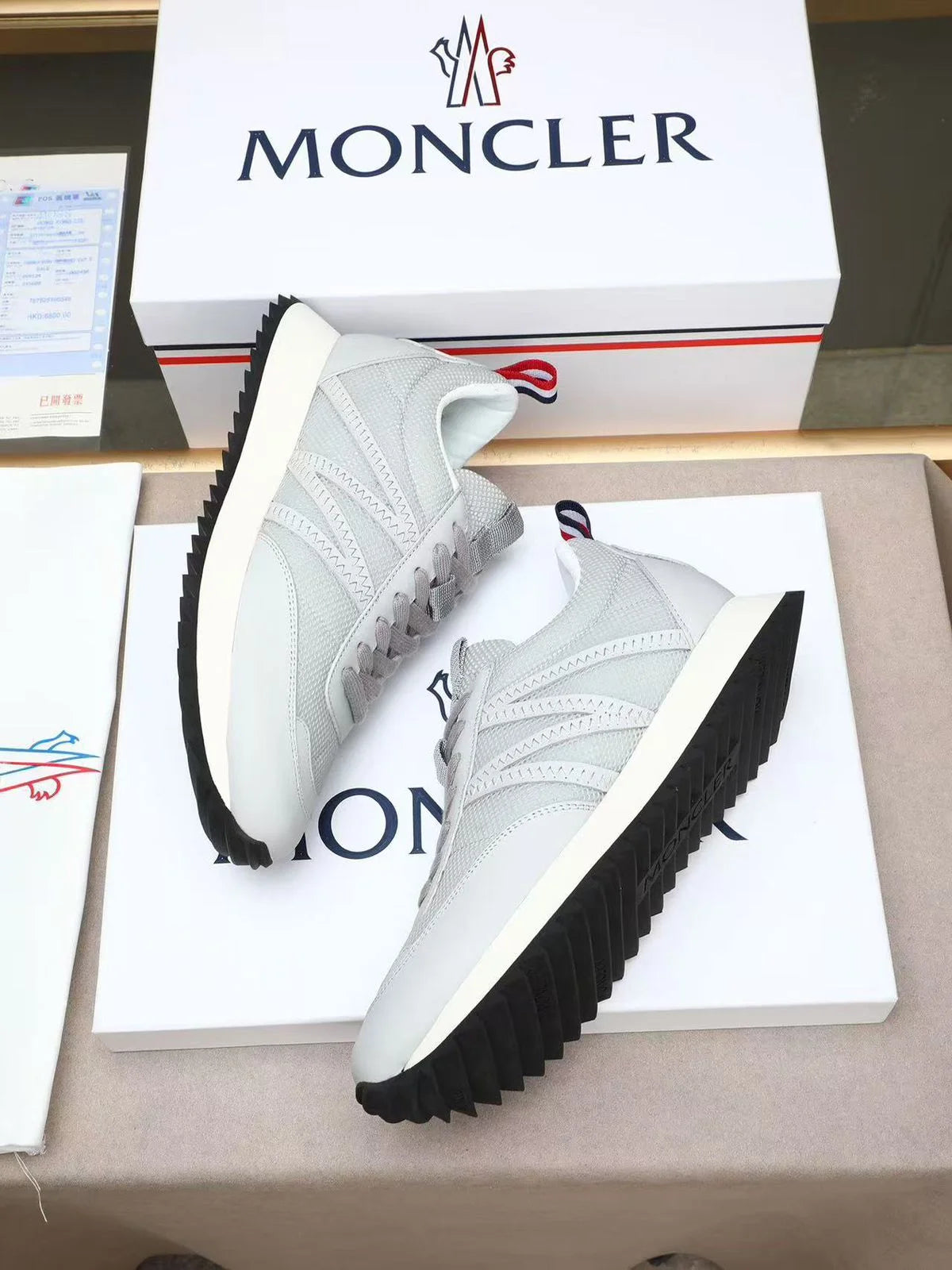 MONCLER || Men’s Lite Runner Low-Top Sneakers - Grey/White Mesh & Leather