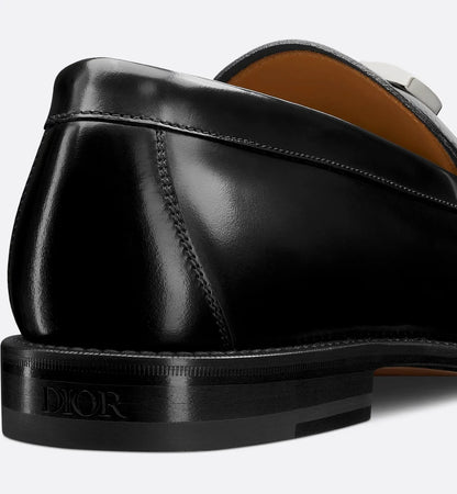 CHRISTIAN DIOR || Corsaire Loafer in Black Polished Calfskin with Silver-Finish CD Icon