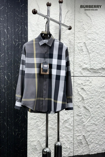 BURBERRY || Men’s Oversized Check Cotton Poplin Shirt in Charcoal/Grey