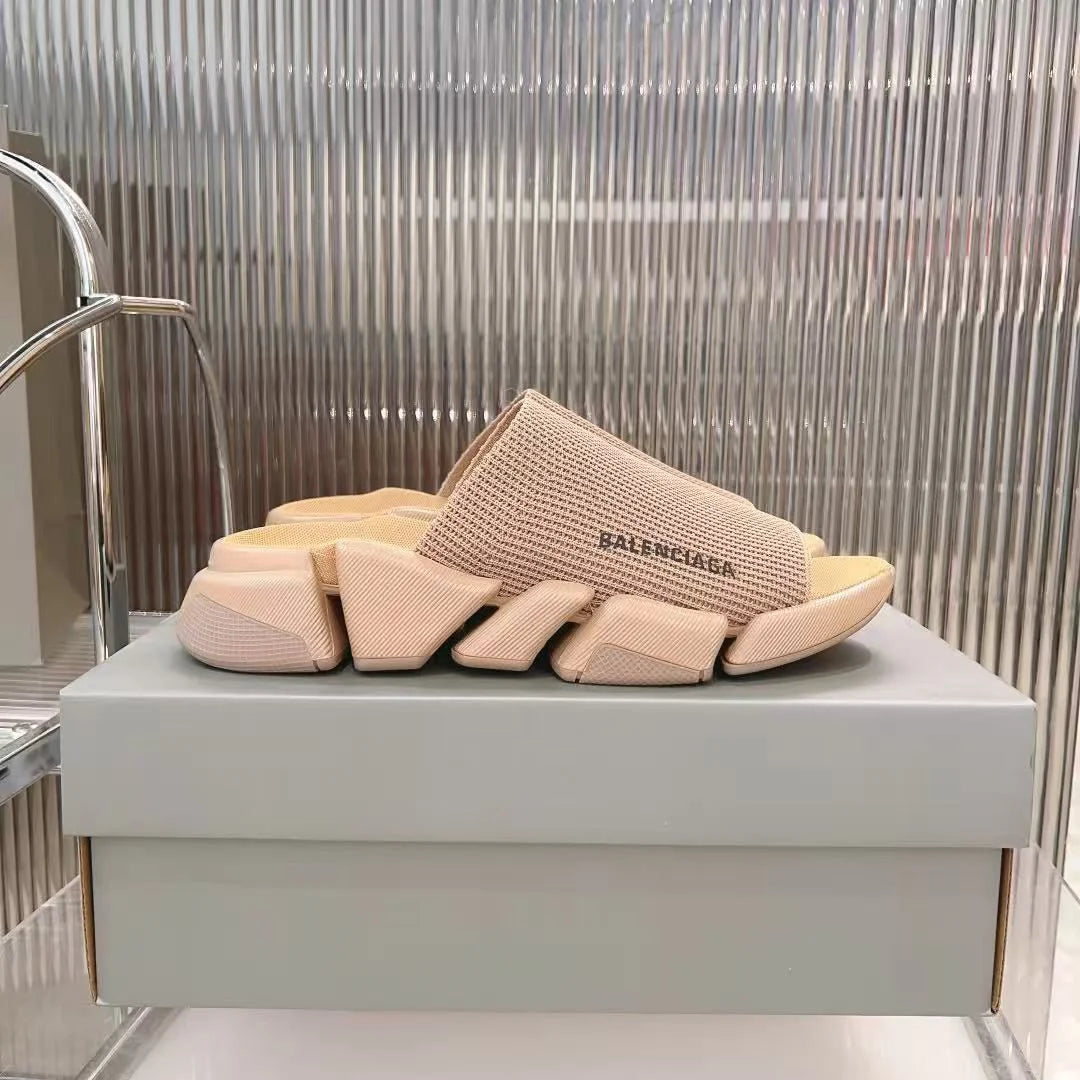 BALENCIAGA || Speed Knit Slide Sandals in Beige – Chunky Logo Mules