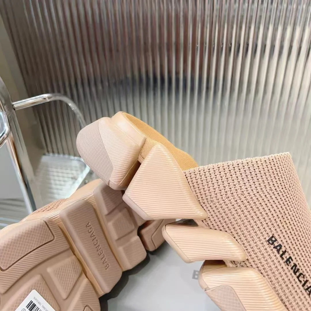 BALENCIAGA || Speed Knit Slide Sandals in Beige – Chunky Logo Mules