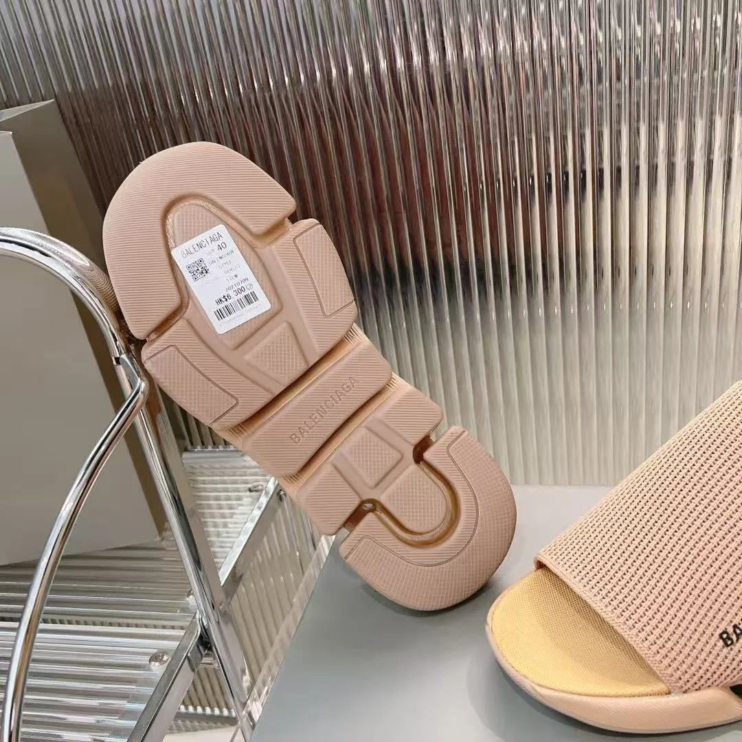 BALENCIAGA || Speed Knit Slide Sandals in Beige – Chunky Logo Mules