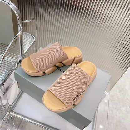 BALENCIAGA || Speed Knit Slide Sandals in Beige – Chunky Logo Mules