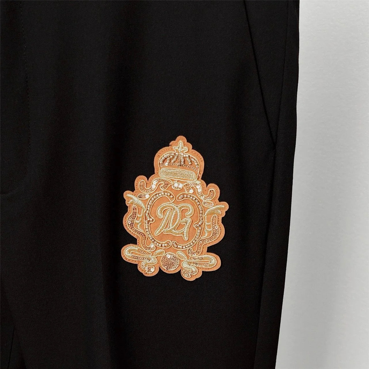 DOLCE & GABBANA || Black Slim-Fit Blazer and Trousers Set with Metallic Logo Patch & Gold Crest