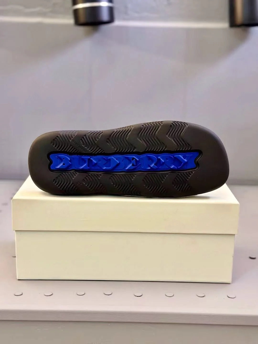 BURBERRY || Vintage Check Slides with Blue Logo Inset - Luxury Men’s/Unisex Sandals