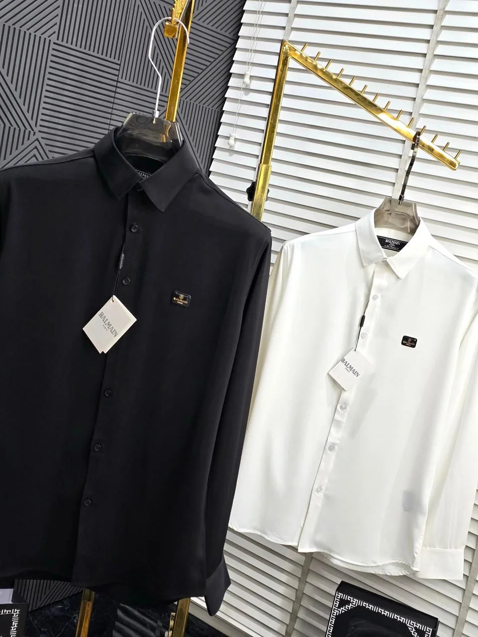 BALMAIN || Men’s Luxury Long-Sleeve Dress Shirt with Branded Metal Chest Badge