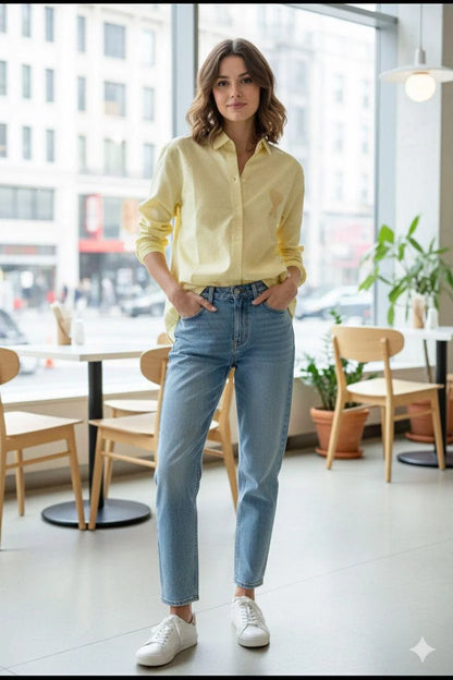 AMI PARIS || Women’s Ami de Coeur Gingham Seersucker Shirt – Embroidered Heart Logo