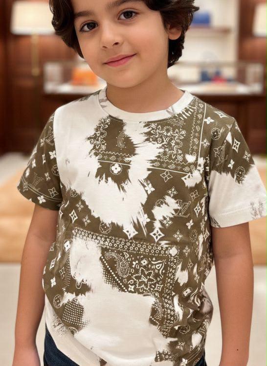 Premium Louis Vuitton Kids beige casual T-shirt with original accessories
