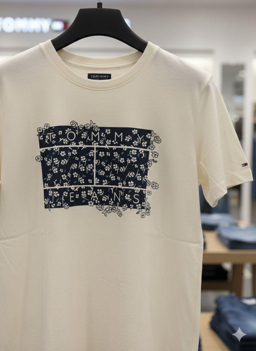 Tommy White Tee – Logo Zoom Detail	