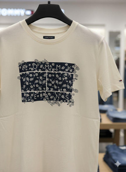 Tommy White Tee – Logo Zoom Detail	